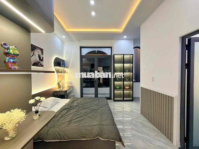 Nhà lầu có sân rộng đậu ô tô, kdc ngang Bv Nhi Đồng TPCT