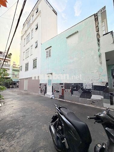 *NHÀ HẺM XE HƠI_GIÁ 5 TỶ_ SÁT BÊN NGÃ TƯ_TÔ HIỆU_HÒA BÌNH *