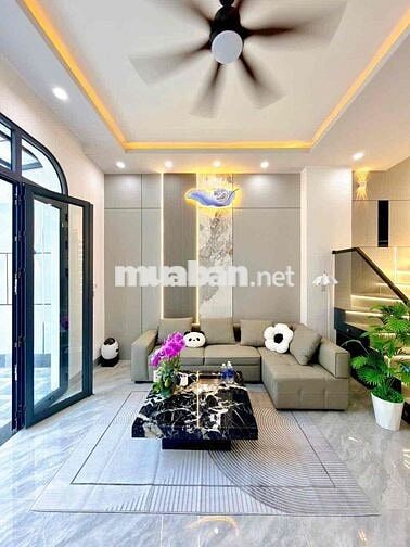 Nhà lầu có sân rộng đậu ô tô, kdc ngang Bv Nhi Đồng TPCT