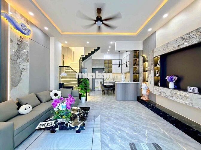 Nhà lầu có sân rộng đậu ô tô, kdc ngang Bv Nhi Đồng TPCT
