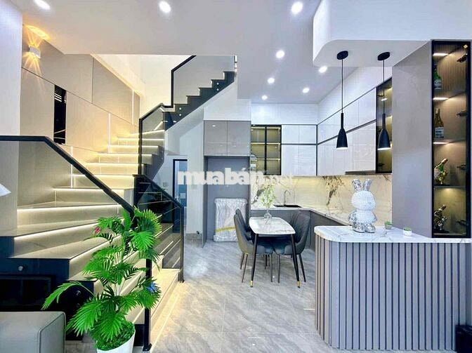 Nhà lầu có sân rộng đậu ô tô, kdc ngang Bv Nhi Đồng TPCT