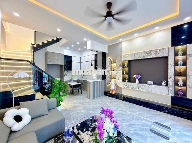 Nhà lầu có sân rộng đậu ô tô, kdc ngang Bv Nhi Đồng TPCT
