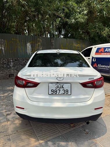 Mazda 2 Trắng 5 chỗ