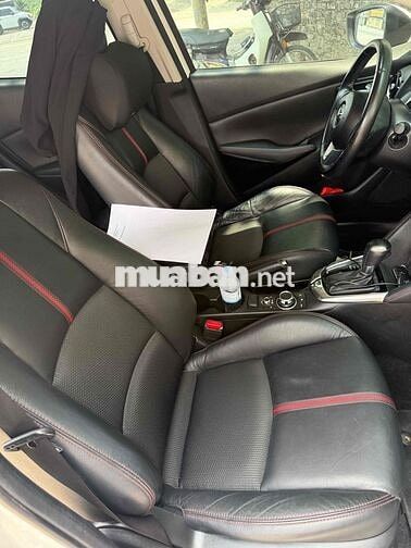 Mazda 2 Trắng 5 chỗ