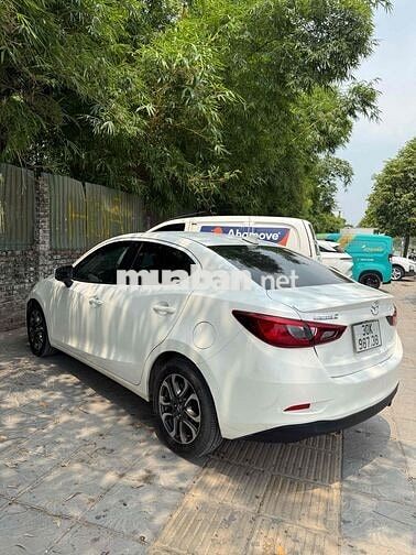 Mazda 2 Trắng 5 chỗ