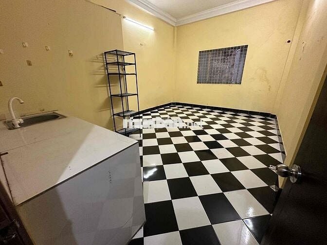 phòng cửa sổ Nguyễn Kiệm p3 Gò Vấp trong chợ Tân Sơn Nhất đh gia định