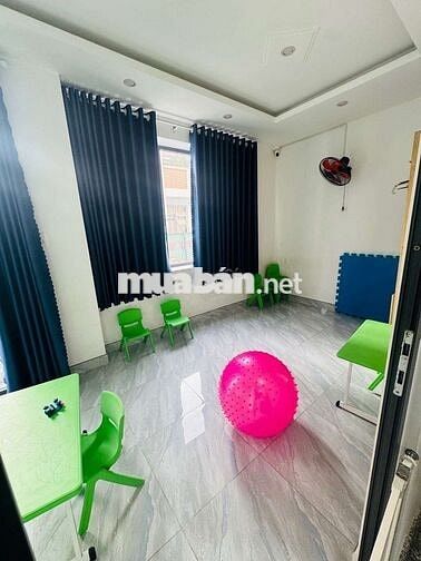 Nhà 3 Tầng, Bình Tân , 5,5 x 9,5m., Hẻm Xe Hơi, 3PN, 3WC