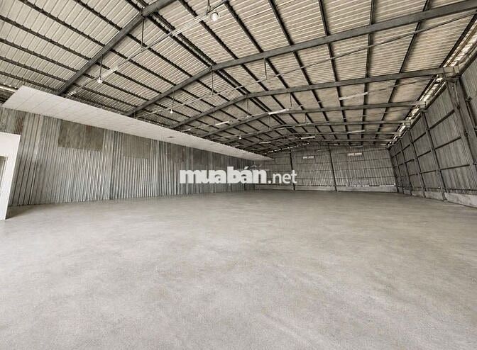 Cho thuê kho đường Bùi Văn Ba – 720m2 –  container hoạt động 24/7