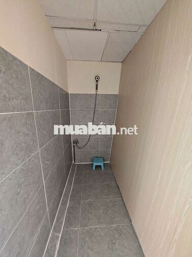 Nhà khu dưới trệt sân rộng 300m2