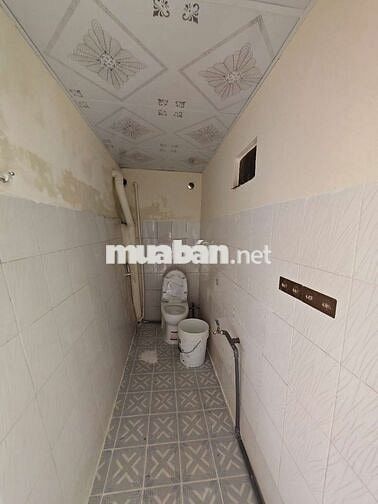 Nhà khu dưới trệt sân rộng 300m2