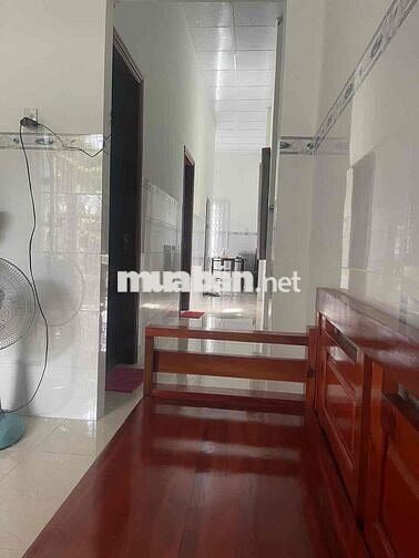 Nhà mới 2 phòng có nội thất gần Cầu Hưng Lợi