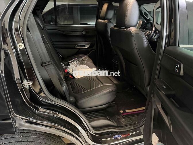 Ford Everest 2022 Titanium Đen
