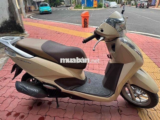 Honda Lead Vàng cát