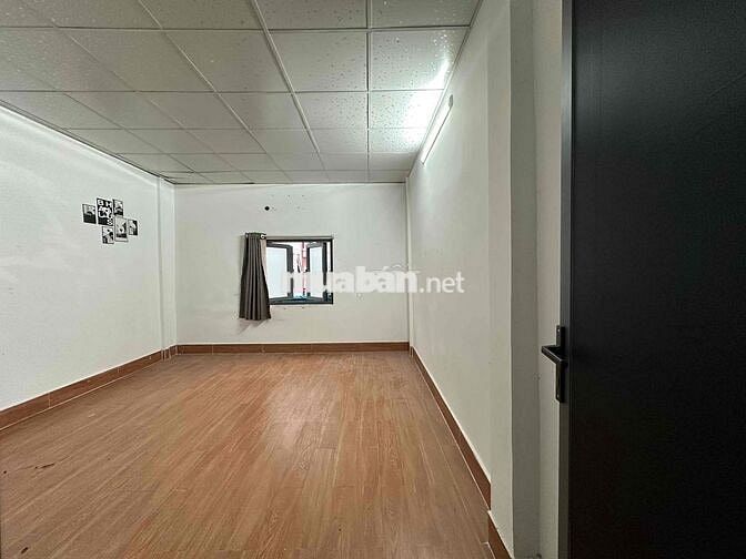 cho thuê phòng rộng có ban công thoáng mát