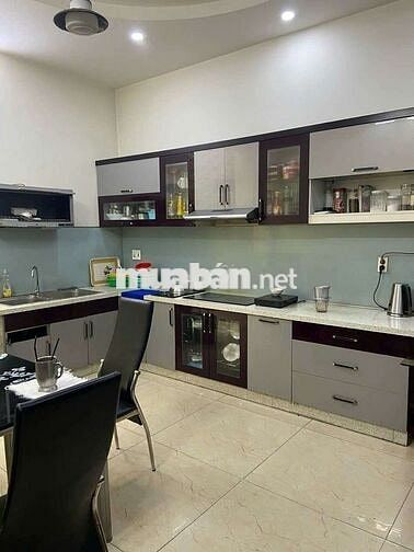 KHU NHÀ ĐỒNG BỘ VITRI ĐẸP SHR HC ĐẦY ĐỦ GẦN MÊ TRO GIÁP TÂN BÌNH 