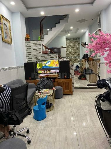 Nhà Mặt tiền Kinh doanh cho thuê 15 triệu/tháng 4x18m 1 lầu