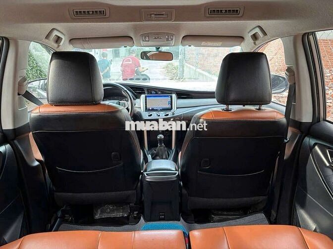 Toyota Innova 2020 2.0E Vàng