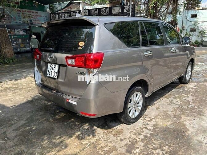 Toyota Innova 2020 2.0E Vàng