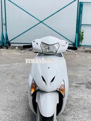 Honda Lead FI màu Trắng biển tp