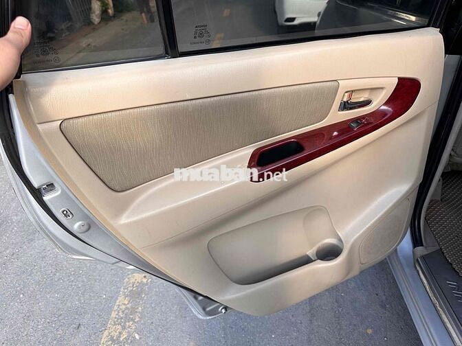 Toyota Innova G 2006 Bạc