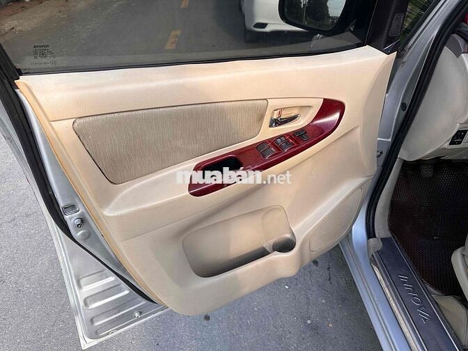 Toyota Innova G 2006 Bạc