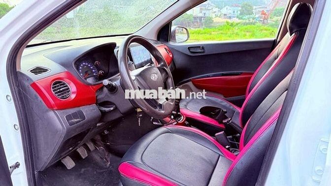 Hyundai i10 Sedan 2018 Trắng chính chủ