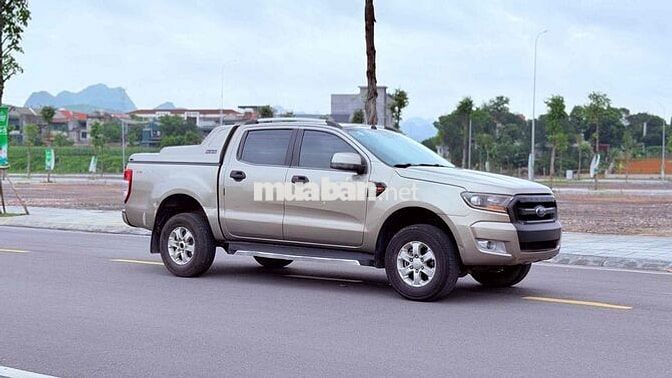 Ford Ranger XLS 2015 Vàng cát