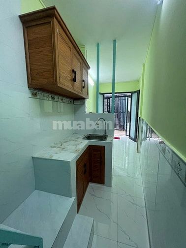 Bán nhà nhỏ xin vị trí đẹp. Sổ Hồng riêng. Giá rẻ 