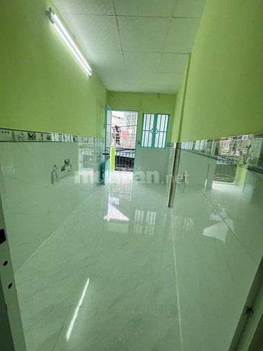 Bán nhà nhỏ xin vị trí đẹp. Sổ Hồng riêng. Giá rẻ 