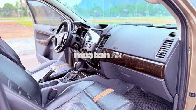 Ford Ranger XLS 2015 Vàng cát