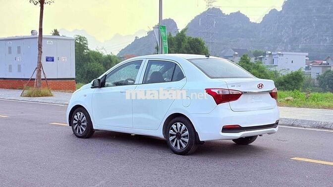Hyundai i10 Sedan 2018 Trắng chính chủ