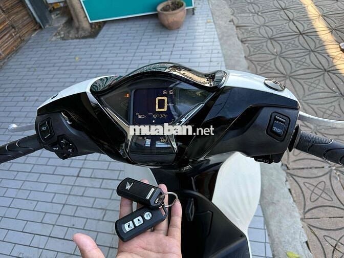 Honda SH 125 CBS 2020 Trắng đen