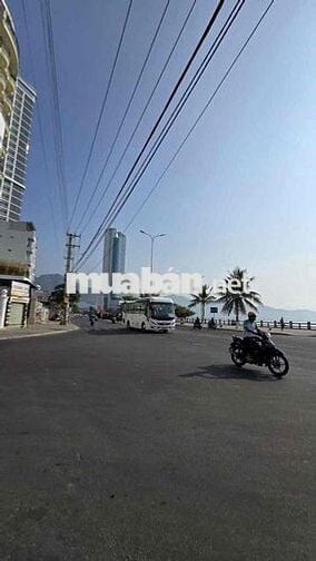 Bán Toà Căn Hộ 120m2 6Tầng 19phòng thu nhập 100tr/tháng cách biển 200m