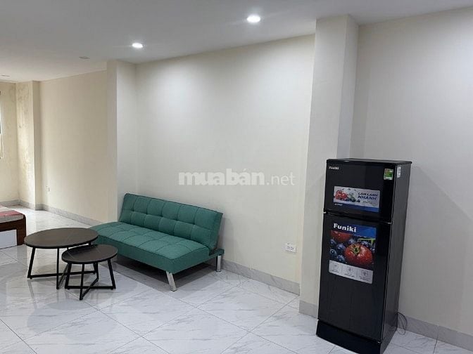 Chính chủ cho thuê căn hộ studio 35m2, có thang máy, nội thất đầy đủ