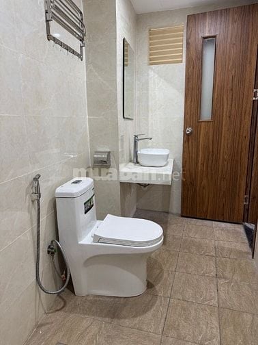 Chính chủ cho thuê căn hộ studio 35m2, có thang máy, nội thất đầy đủ