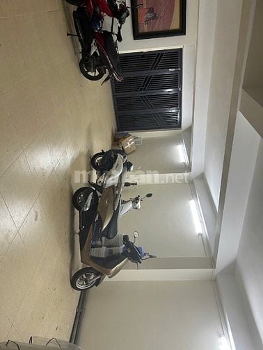 Chính chủ cho thuê căn hộ studio 35m2, có thang máy, nội thất đầy đủ