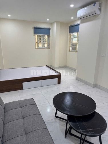 Chính chủ cho thuê căn hộ studio 35m2, có thang máy, nội thất đầy đủ