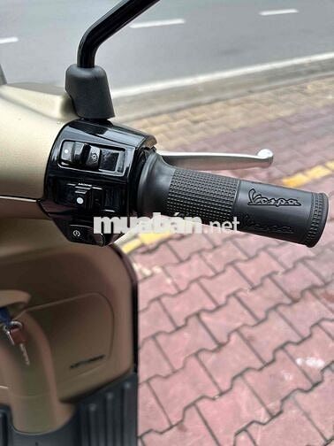 * Vespa Sprint 2022 Vàng Đồng TFT - Odo 968 KM