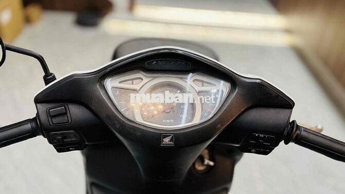 Honda Lead Trắng - BSTP - Cavet theo xe đầy đủ