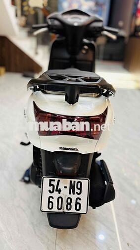 Honda Lead Trắng - BSTP - Cavet theo xe đầy đủ