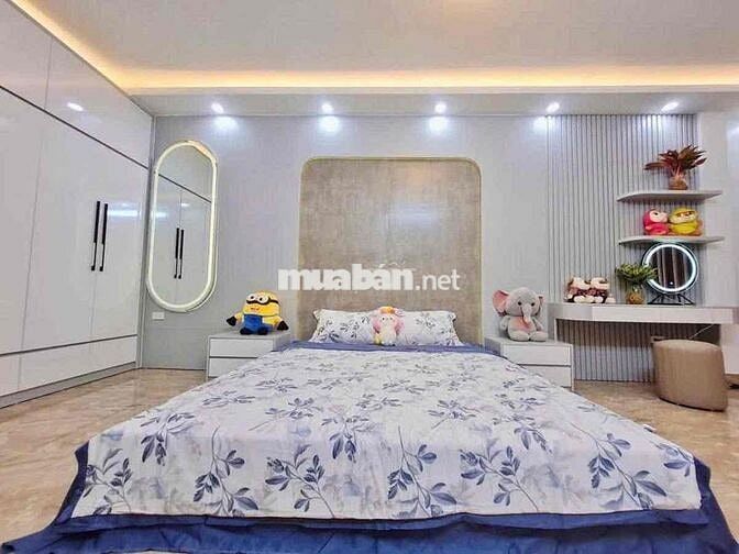 Cho thuê nhà Xuân La phân lô vỉa hè DT 60m², 5 tầng, 5PN full đồ 18 tr