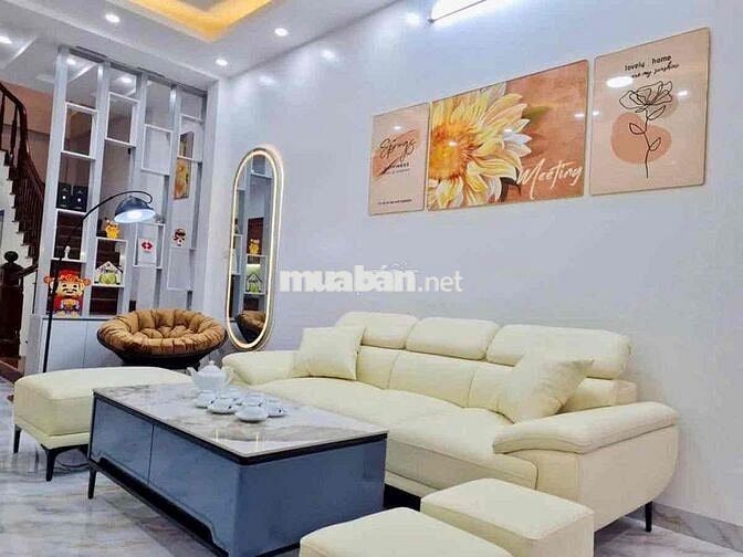 Cho thuê nhà Xuân La phân lô vỉa hè DT 60m², 5 tầng, 5PN full đồ 18 tr