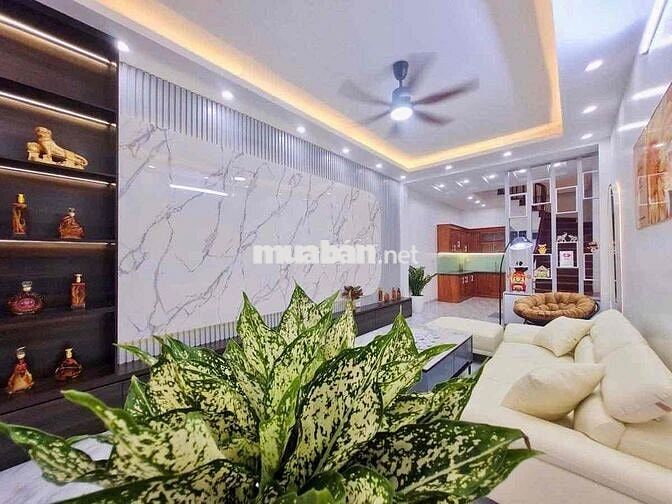 Cho thuê nhà Xuân La phân lô vỉa hè DT 60m², 5 tầng, 5PN full đồ 18 tr