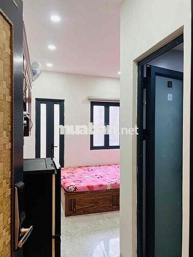 CC MINI BAN CÔNG FULL NỘI THẤT CAO CẤP THANG MÁY- VÒNG XOAY DÂN CHỦ