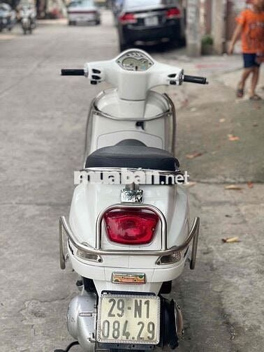 Piaggio Vespa LX 125 Trắng ie tiết kiệm xăng