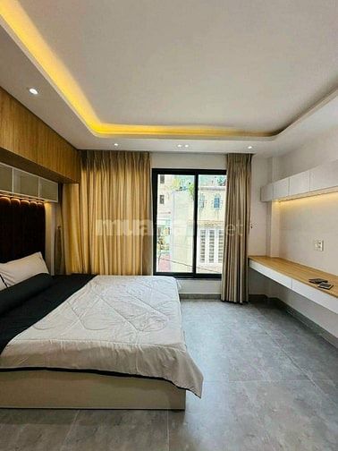 Kẹt vốn bán gấp nhà Cao Đạt, Quận 5. Giá 6,9 tỷ, 60m2, hẻm xe hơi