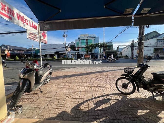MẶT TIỀN TRẦN HƯNG ĐẠO - BÌNH KHÁNH - 2 lầu