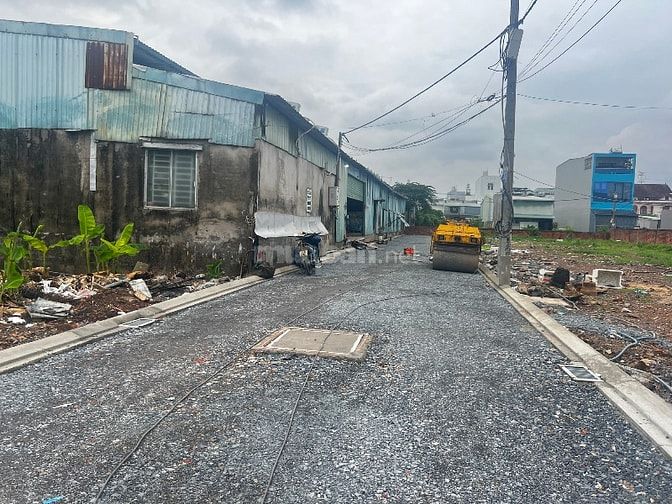 Đất hẻm 78 Thạnh Lộc 17 rộng 4,9x11 ngày Ngã Tư Ga P APĐ
