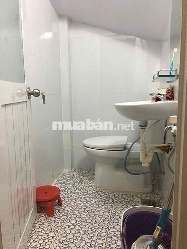 nhà nguyên căn mới đẹp đường Đất Thánh