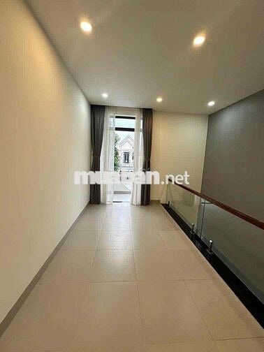 CHO THUÊ NHÀ MỚI 100% 3PHÒNG NGỦ SÂN ĐẬU Ô TÔ GẦN CHỢ PHÚ MỸ